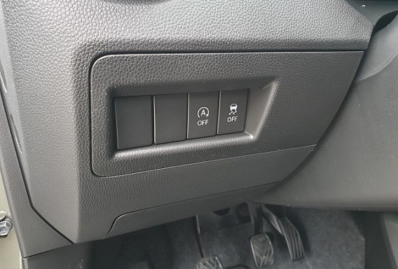 Suzuki Ignis 1,2 DualJet Hybrid ALLGRIP Flash - 13