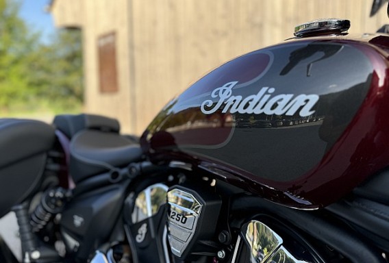 Indian Scout Super Limited + Tech - 10